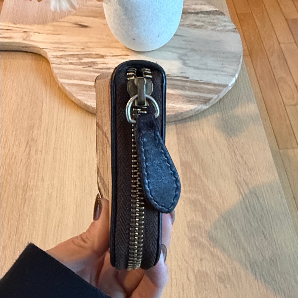 Burberry Novacheck Zip Wallet - Picture 5 of 10